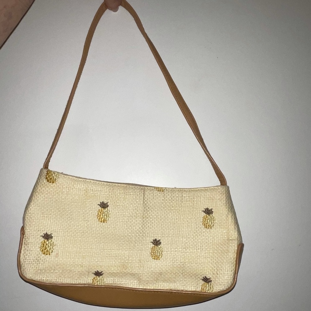 Cream Shoulder hand bag✨